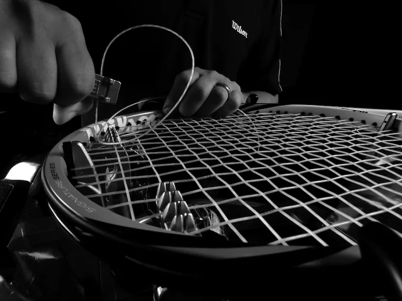 Incordatura a 4 nodi con tensioni differenziate: vantaggi e comportamento del piatto corde