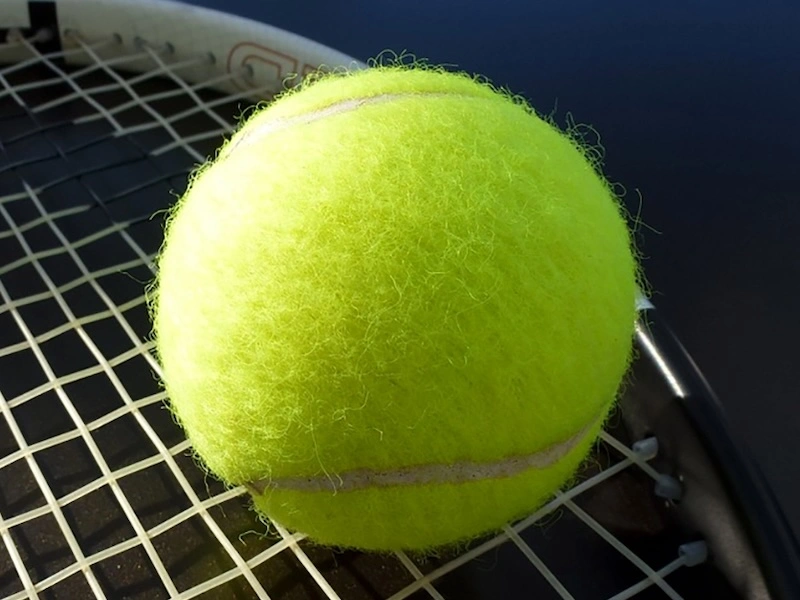 The control of a tennis string